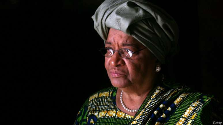 <p>Para presidente da Libéria, surto de ebola em 'Estados frágeis' e pós-guerra não é 'coincidência'</p>