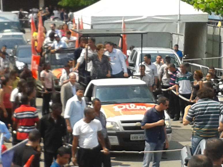 <p>Candidata à reeleição fez carreata ao lado de políticos locais</p>