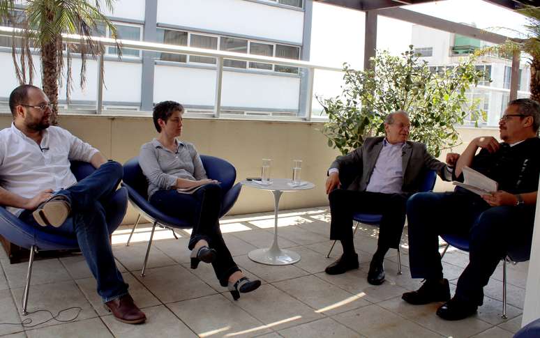 Tarso Genro (PT) foi entrevistado pelos jornalistas Daniel Favero, Flavia Bemfica e Edson Franco