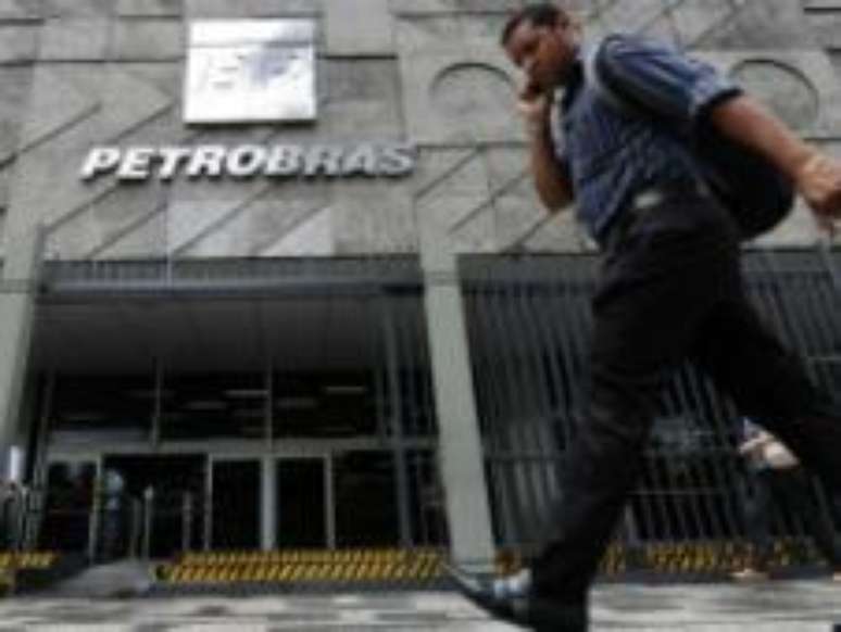 <p>Presidente do TCU diz que sistema de contratação de empresas pela Petrobras dificulta a transparência</p>