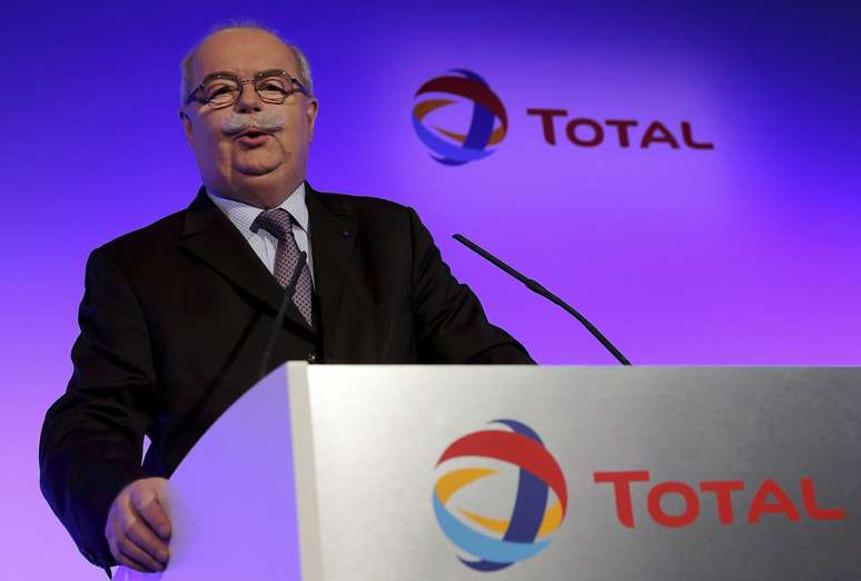 O presidente da Total, petroleira francesa, morreu em acidente de avião em aeroporto russo