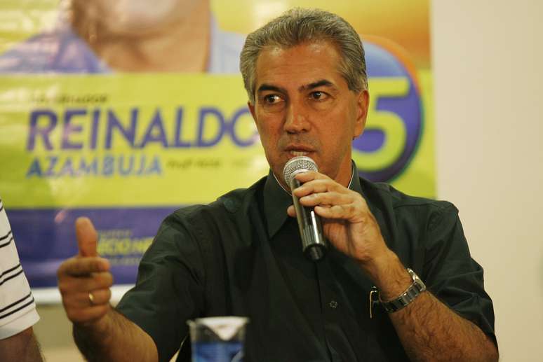 <p>Azambuja (foto) é suspeito de ter ligação com o político Vilmar Acosta, acusado do assassinato do jornalista Pablo Medina</p>