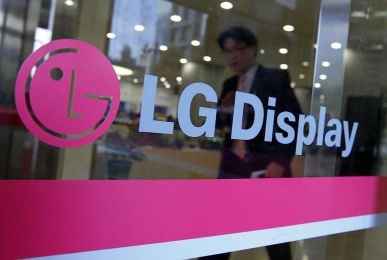 O lucro operacional da LG Display no período de julho a setembro cresceu para o seu maior nível em quase dois anos, sustentado por uma demanda saudável por painéis de televisão e também pelo lançamento de novos modelos do iPhone da Apple. 20/10/2011