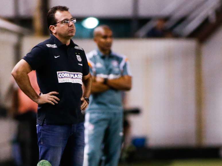 <p>Enderson comanda o Santos em sequencia difícil no campeonato</p>