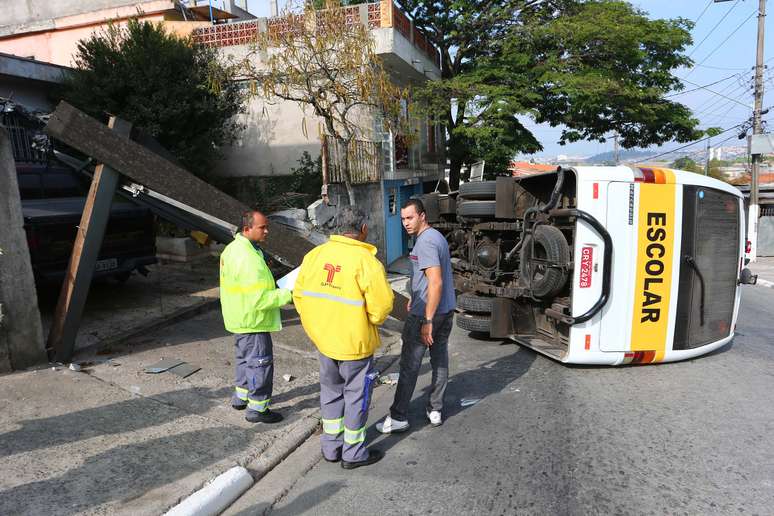 Acidente provocou interdição da via