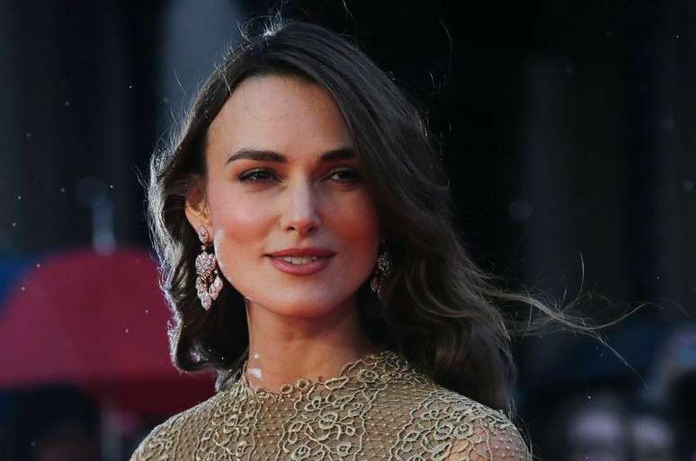 A atriz Keira Knightley chega à pré-estreia de um filme em Londres, na Inglaterra, no início do mês. 08/10/2014