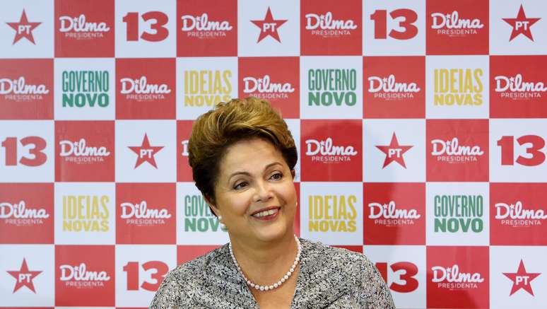 Dilma Roussef durante entrevista a jornalistas em um hotel na Barra da Tijuca, no Rio de Janeiro, nesta quinta-feira, 23 de outubro