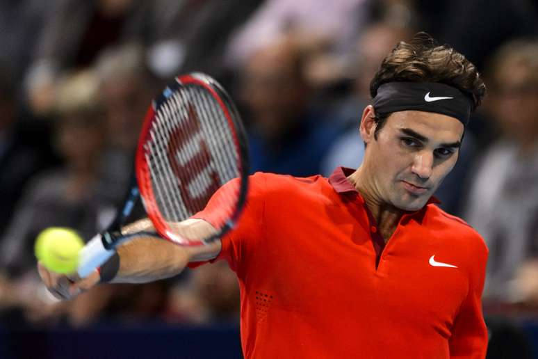 <p>Federer eliminou mais um jovem tenista no torneio disputado em casa</p>