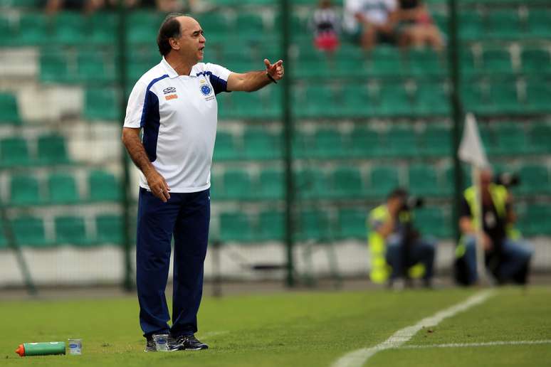 Marcelo Oliveira orienta Cruzeiro