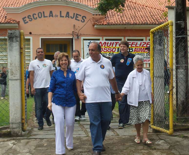 Pezão votou na Escola Municipal de Lajes