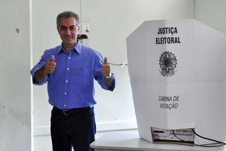<p>Reinaldo Azambuja (PSDB) venceu Delcídio Amaral (PT) na disputa pelo governo do Mato Grosso do Sul</p>