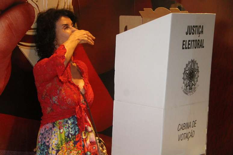 <p>Claudia Alencar votou em São Conrado, no Rio de Janeiro</p>