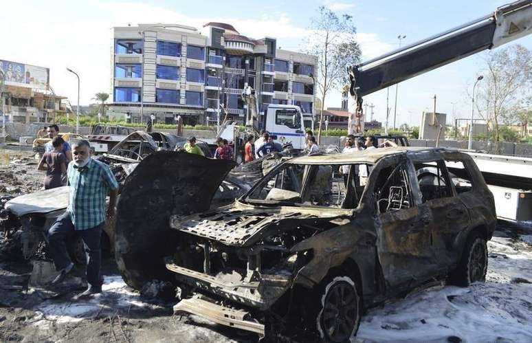 <p>Local da explos&atilde;o de um carro-bomba em Bagd&aacute;, no in&iacute;cio da semana</p>