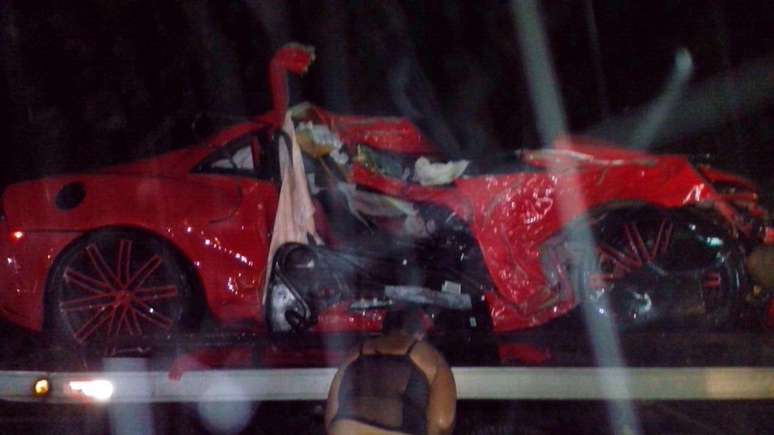 Carro de Taveras ficou destruído após acidente
