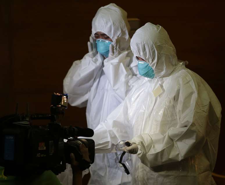 <p>Mali, Reino Unido e Estados Unidos já estão testando vacinas contra o ebola</p>