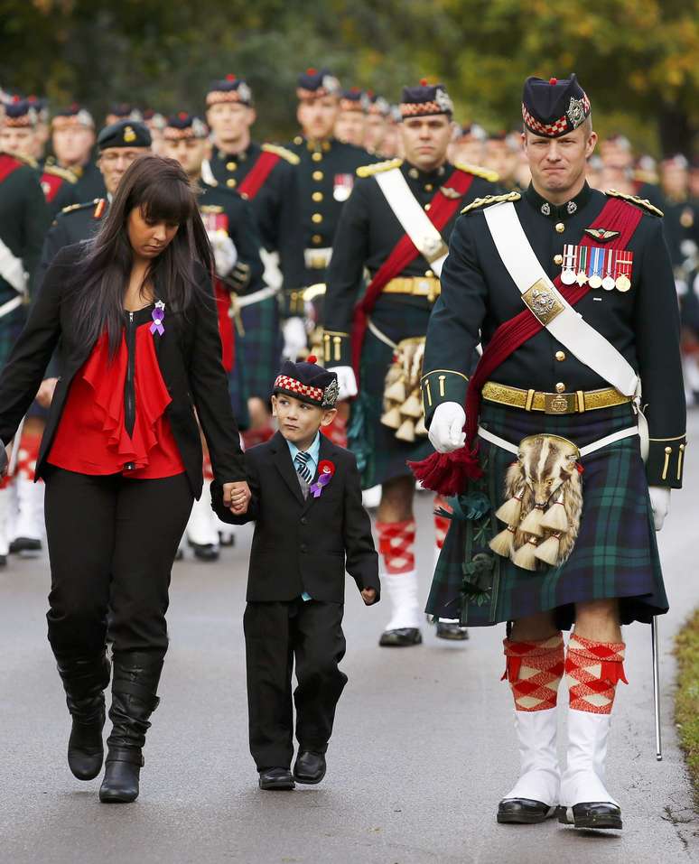 <p>Marcus Cirillo&nbsp;participa do cortejo f&uacute;nebre de seu pai&nbsp;em Hamilton, Ont&aacute;rio</p>