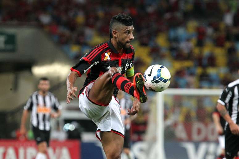 <p>Léo Moura está de saída do Flamengo</p>