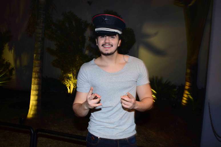 Luan Santana promove festa de Halloween em SP 