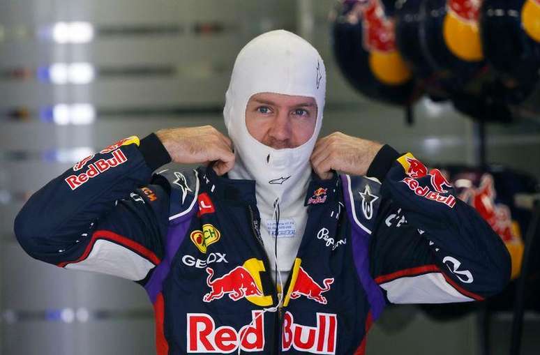 Piloto de F1 da Red Bull  Sebastian Vettel se prepara para treino no GP da Rússia, no autódromo de Sochi. 11/10/2014