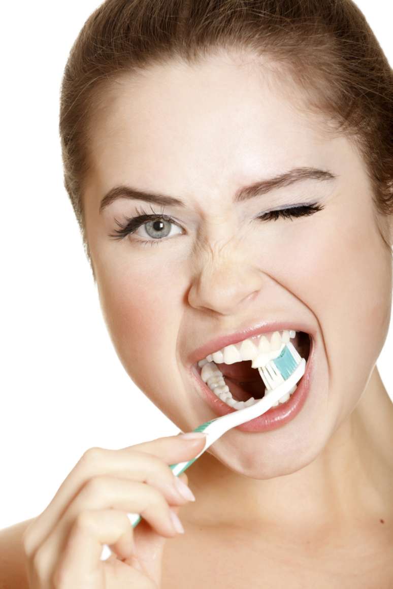 A convenção social pode exercer importante influência na resposta dos pacientes que relatam escovar mais vezes os dentes do que realmente acontece na prática