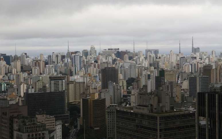 Vista aérea da cidade de São Paulo. 18/06/2014.