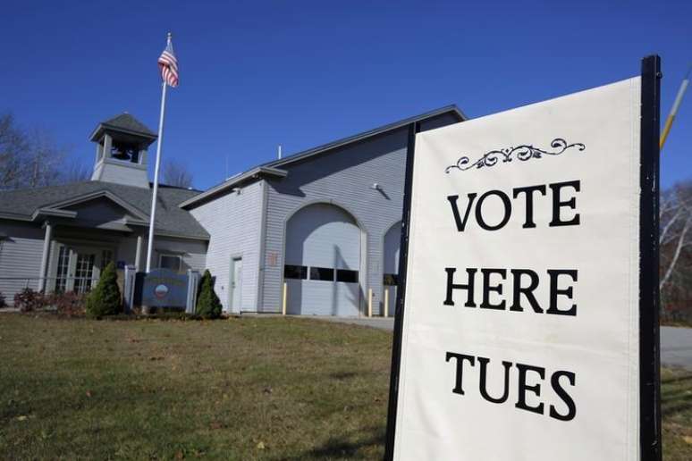 <p>Placa marca local de votação em Kennebunkport, no Estado do Maine, EUA</p>