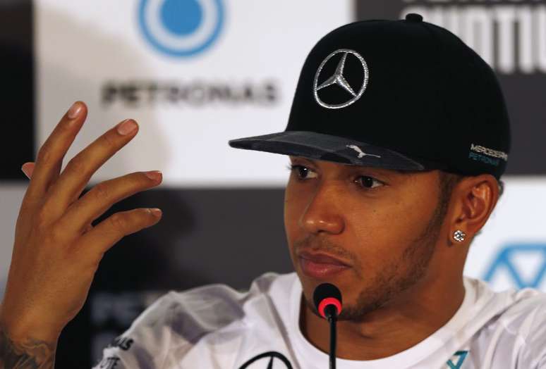 Hamilton prevê ataque de Rosberg e promete "dar sangue"