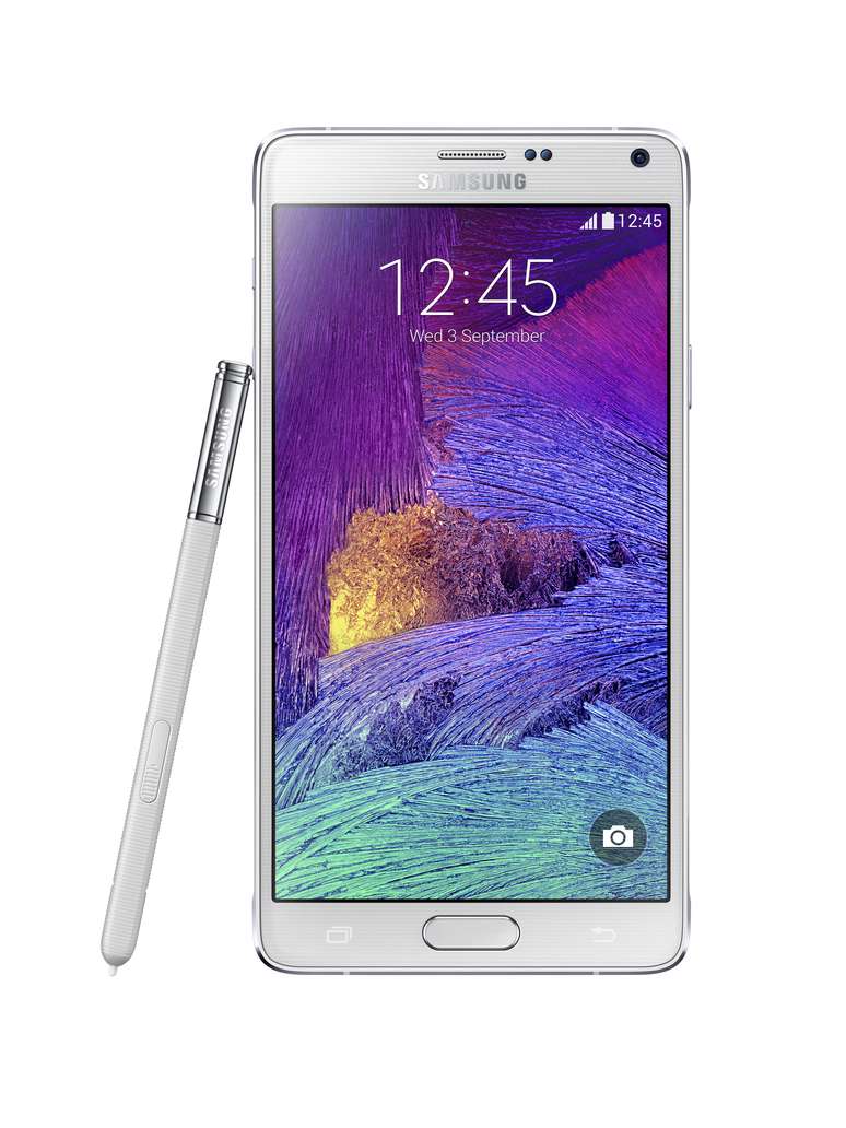 <p>Com novos recursos para selfies, phablet Galaxy Note 4 chega ao Brasil nas cores preto e branco pelo preço de R$ 2.899</p>