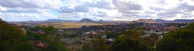 Foto de panorama de cidade lesotiana