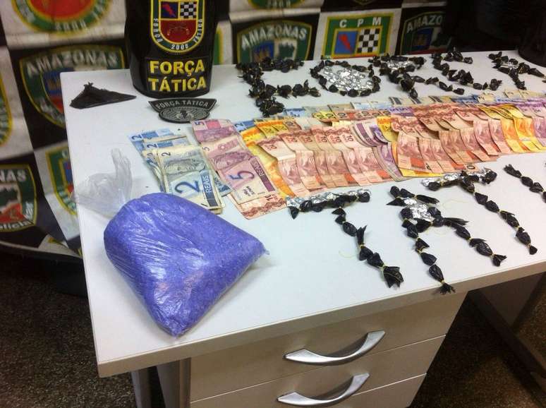 <p>A idosa foi&nbsp;autuado em flagrante por tr&aacute;fico de drogas</p>