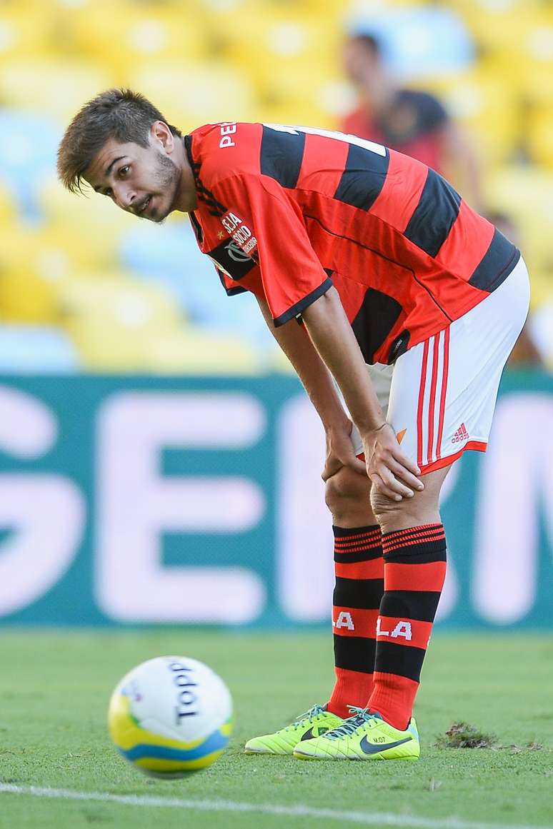 <p>Mattheus n&atilde;o conseguiu se firmar no profissional do clube carioca</p>