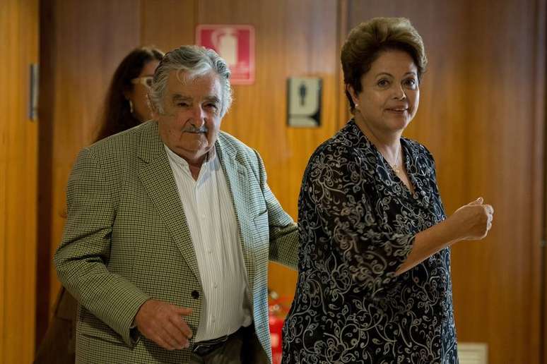 <p>Dilma&nbsp;Rousseff recebeu o presidente do Uruguai, Jos&eacute; Mujica, no Pal&aacute;cio do Planalto</p>