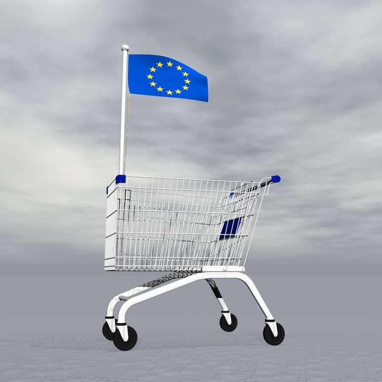 Segundo estudo recente realizado pela E-commerce Europe, associação que representa 25 mil empresas virtuais, a região sul da Europa alcançará um faturamento de equivalente a R$ 155 milhões com e-commerce, em 2014