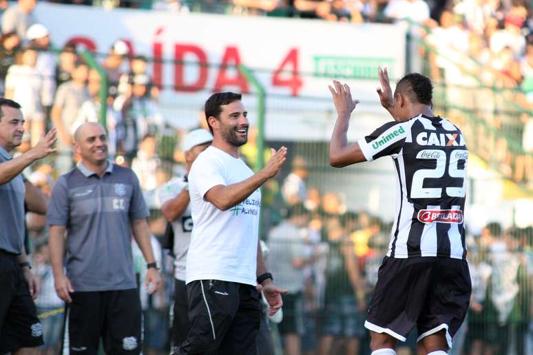 <p>Marc&atilde;o fez gols de letra em vit&oacute;ria do Figueirense por 1 a 0 sobre a rival Chapecoense.</p>