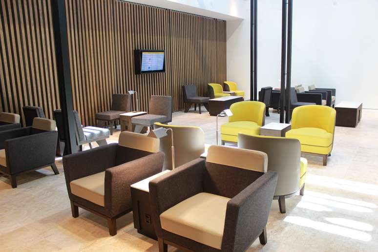 <p>A Latam Airlines, grupo&nbsp;resultante da fus&atilde;o das companhias a&eacute;reas&nbsp;brasileira TAM com a chilena LAN, inaugurou a maior sala VIP da Am&eacute;rica Latina no Aeroporto de Guarulhos, na regi&atilde;o metropolitana de S&atilde;o Paulo, nesta ter&ccedil;a-feira; empresa investiu mais de R$ 10 milh&otilde;es no espa&ccedil;o</p>