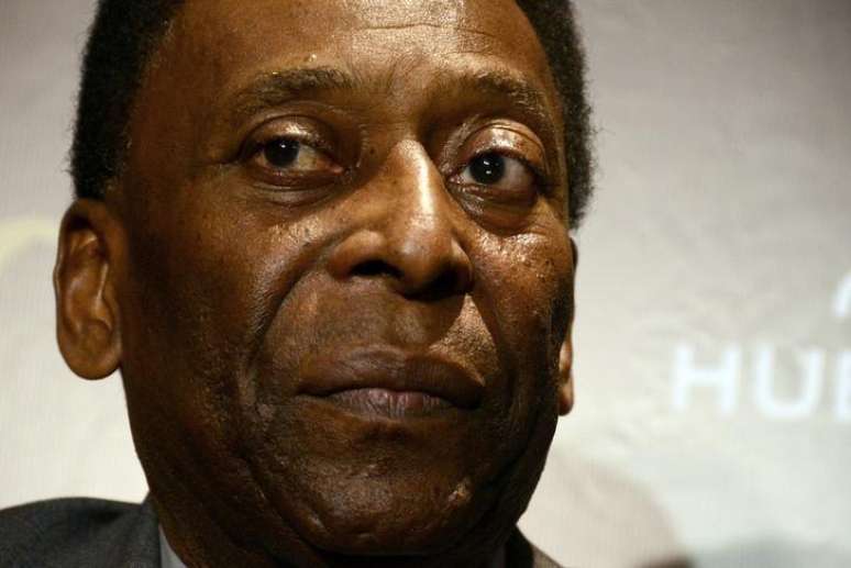 <p>Pelé ainda não tem previsão de alta</p>