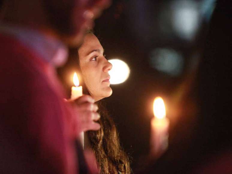 <p>Luz para M&eacute;xico: cidad&atilde;os se re&uacute;nem para pedir menos viol&ecirc;ncia no pa&iacute;s</p>