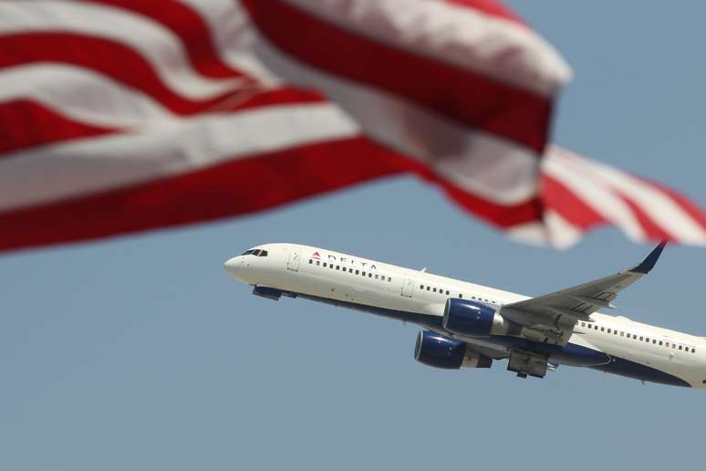 Cachorro sumiu após voo da Delta Airlines e, quase um mês depois, dono continua sem resposta