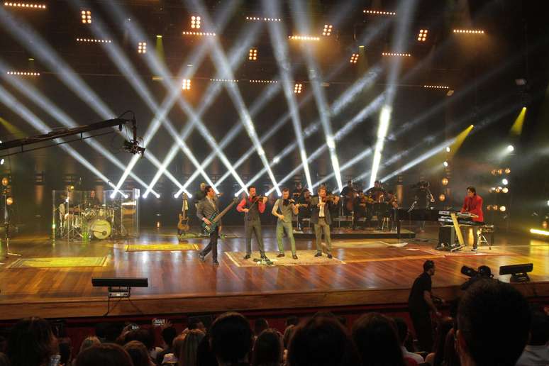 Fam&iacute;lia grava DVD em S&atilde;o Paulo com Sandy, Xoror&oacute; e Andreas Kisser