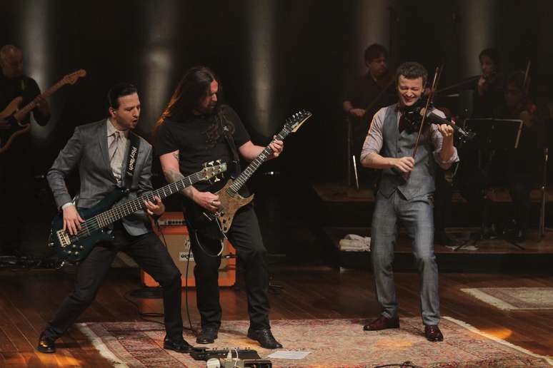 Fam&iacute;lia grava DVD em S&atilde;o Paulo com Sandy, Xoror&oacute; e Andreas Kisser