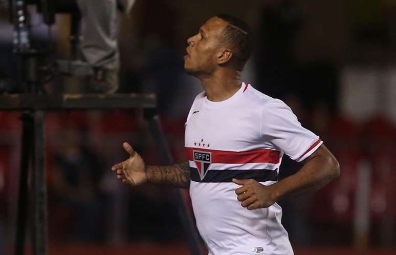 <p>Luís Fabiano fez o gol de empate do São Paulo</p>