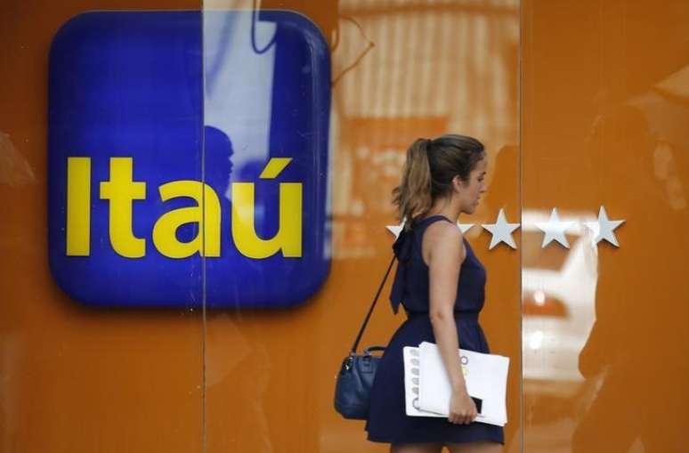 <p>Bradesco e Itaú ainda acumulam em 2014 ganhos superiores a 20%, mesmo com as quedas de 5% e 3,7% nesta sessão, respectivamente</p>