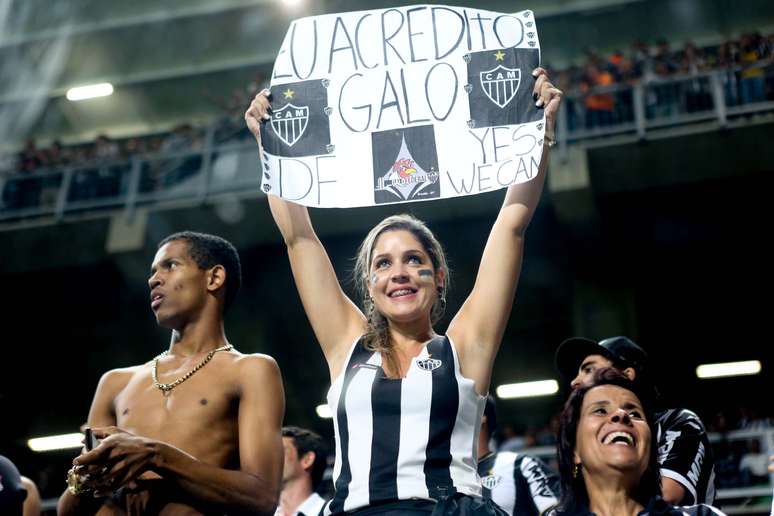 <p>Torcida única no primeiro jogo da esperada final da Copa do Brasil de 2014, os atleticanos fizeram valer o mando de campo no Independência. Na vitória por 2 a 0 sobre o rival Cruzeiro, os torcedores da equipe alvinegra transformaram o "Horto" em caldeirão e guiaram a equipe para a vitória. Veja fotos: </p>