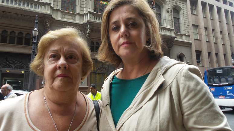 Aposentada Maria Luiza Carone, 73 anos, e sua filha se consideram traídas