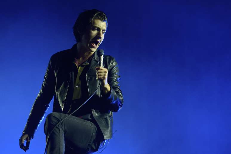 Arctic Monkeys e The Hives se apresentaram na Arena Anhembi, em São Paulo, na noite desta sexta-feira (14)