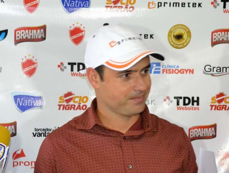 Sidney Moraes teve influ&ecirc;ncia na montagem do elenco colorado que sucumbiu