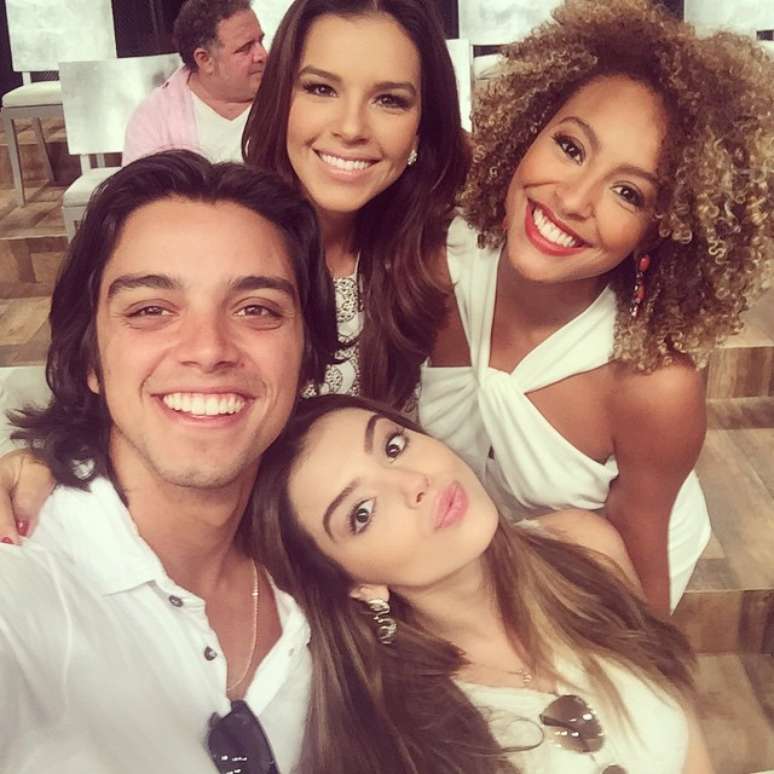 <p>O encontro de celebridades para vinheta da Globo rendeu fotos no Instagram</p>