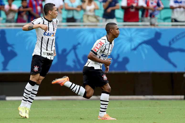 <p>Bahia e Corinthians se enfrentaram neste domingo, na Arena Fonte Nova, pela 34ª rodada do Campeonato Brasileiro. Time paulista venceu por 2 a 1</p>