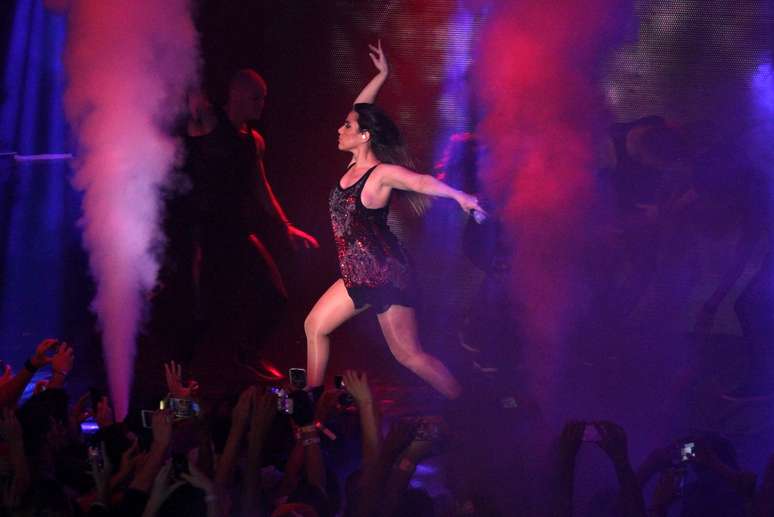 Fiuk compareceu ao show da cantora Wanessa em uma balada de S&atilde;o Paulo na madrugada deste domingo (16)