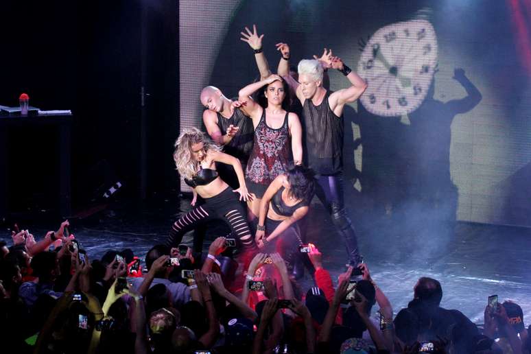 Fiuk compareceu ao show da cantora Wanessa em uma balada de S&atilde;o Paulo na madrugada deste domingo (16)